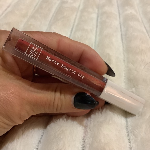 NEW! Bundle of 4 lippies 💄 - Picture 5 of 6